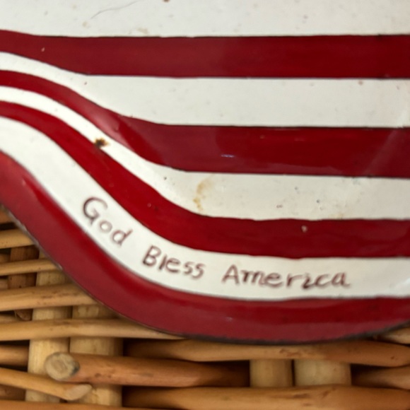 ENAMELED God Bless America USA Flag Kelvin Chen Enamel Painted
Eyeglass Holder - Picture 4 of 5